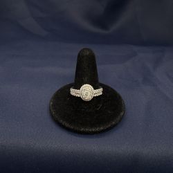 14KWG Round Brilliant Wedding Set 