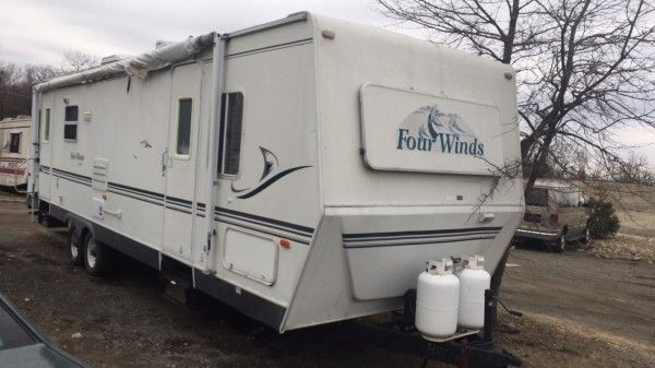 2002 32' Four Winds RV