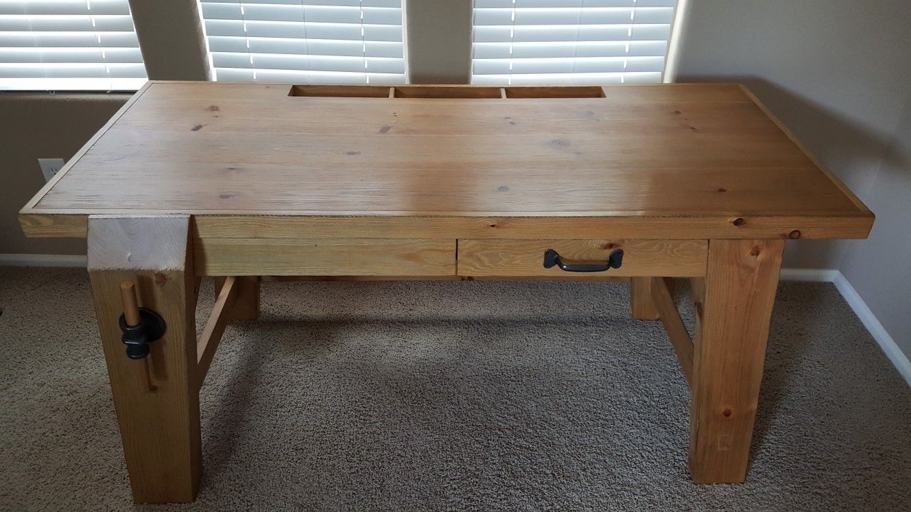 Pottery Barn - Hendrix Small Smart Technology™ Desk