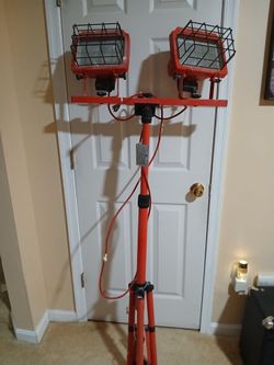 Halogen Twin Head and Tripod Work Light