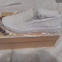 Brand New MICHAEL Michael Kors Keaton Slip-On Signature Logo Sneakers US 11M