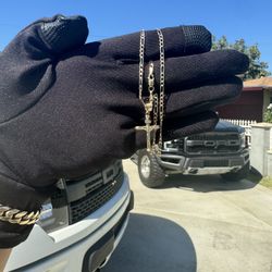 14k Gold 18 Inch Figaro And Pendant Set 5 Grams Tri Color