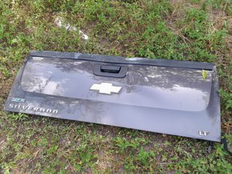 Chevy 1(contact info removed)hd 3500hd tailgate 2007-2013