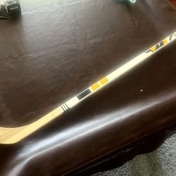 Buffalo Sabres, Paul Gaustad #28 Signed Hockey Stick