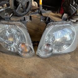 Front Headlights OEM 2010 Ford Explorer