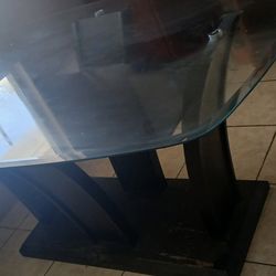 Dinning table for 4_6 chairs