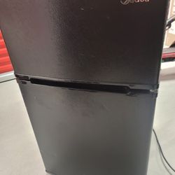 Midea 3.1 Cu Mini FRIDGE/FREEZER