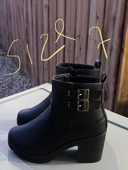 Woman shoes size 7 $10 each brand new