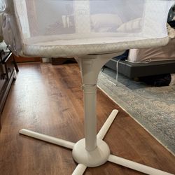 HALO Swivel Bassinet 