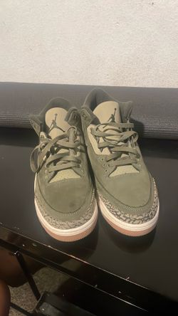 Green Jordan 5s and crop tee
