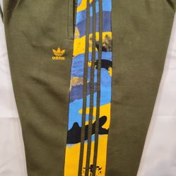 Adidas Originals Track Pants – Size 2XL