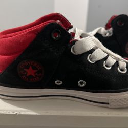 Boys Converse Shoes  Only Worn Once 