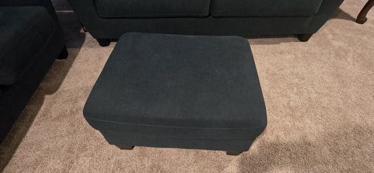 5 Seater Sofa With Outman Like Abrand New No Stains