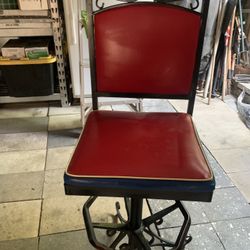 Barstool De Metal In Good Condition
