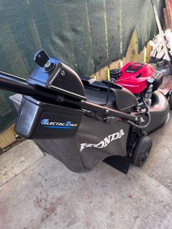 BRAND NEW HONDA HRN-216 VLAA /170CC/ ELECTRONIC START/ TWIN BLADE / GRASS BAG INCLUDED WITH FULL PRICE OFFER.