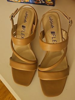 Brand NEW Womens Block Heel Size 10