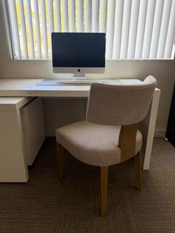 Modern Gray & Wood Accent Chair 🤍
