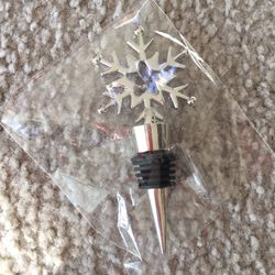 Brand new snowflake wine stopper decorative Christmas winter keep wine fresh beer. Great gift