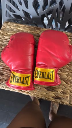 Kids boxing gloves