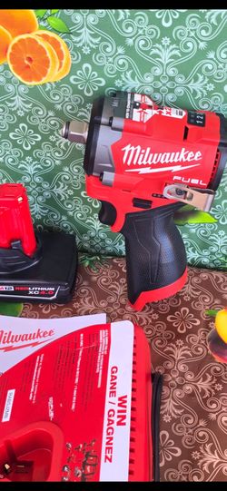 Milwaukee
M12 FUEL 12V Li-Ion Brushless Cordless Stubby 1/2 in. Impact Wrench with M12 XC 4.0 Ah Battery and Charger Starter Kit