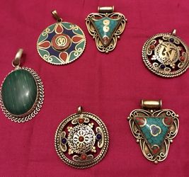 Pendants/lockets