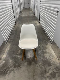 Modern White Dining Chairs with Wood Legs