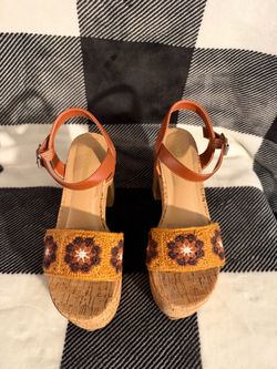 Bamboo crochet platform shoes ( 7 1/2)