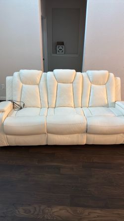 Moveout sale : electric recliner set (3+2+1 configuration)
