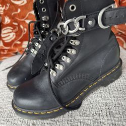 Dr.Marten 1460 Pascal Women’s Chain Leather Lace Up Boots Size 7