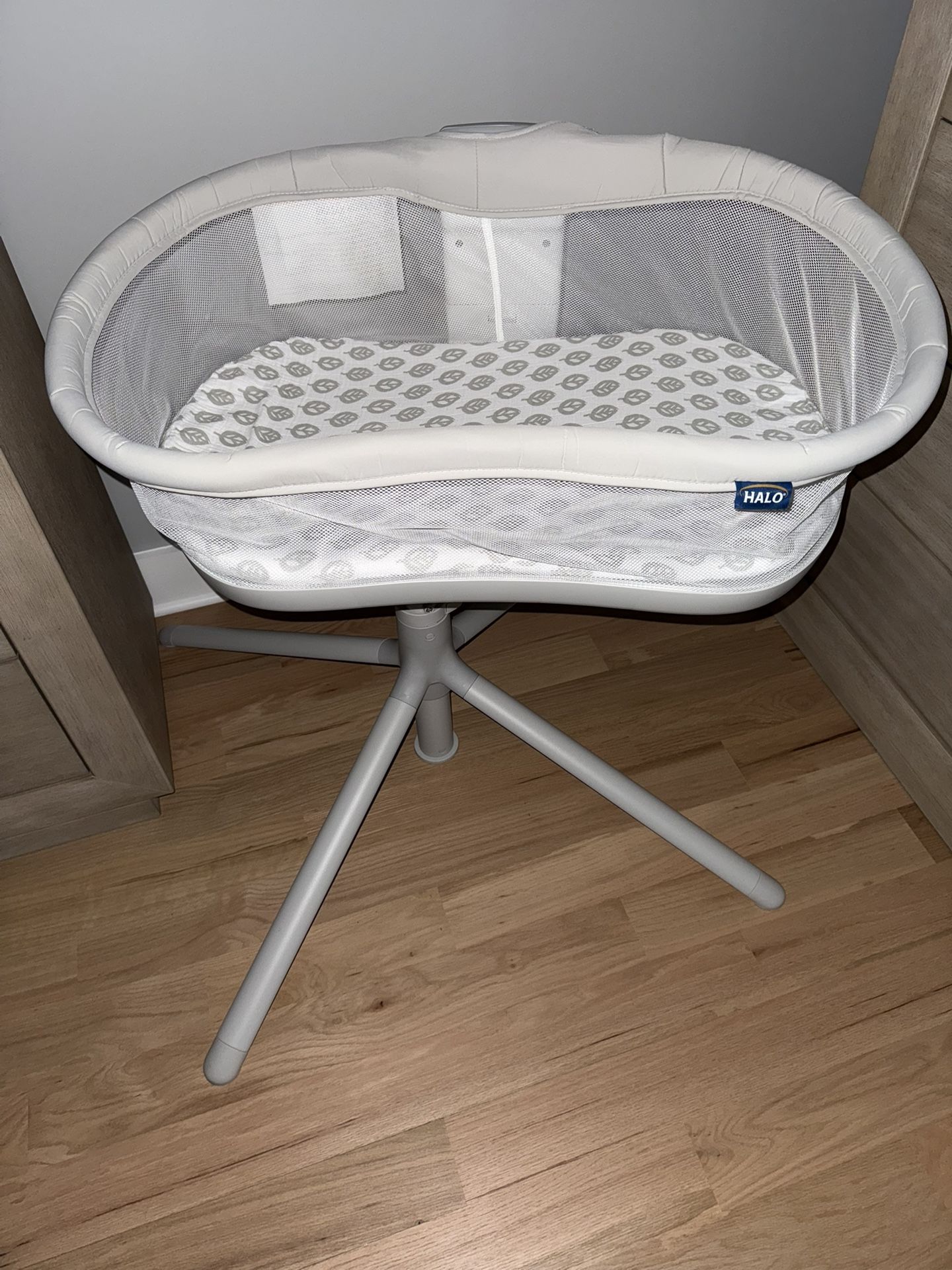 Halo Bassinet Swivel Sleeper