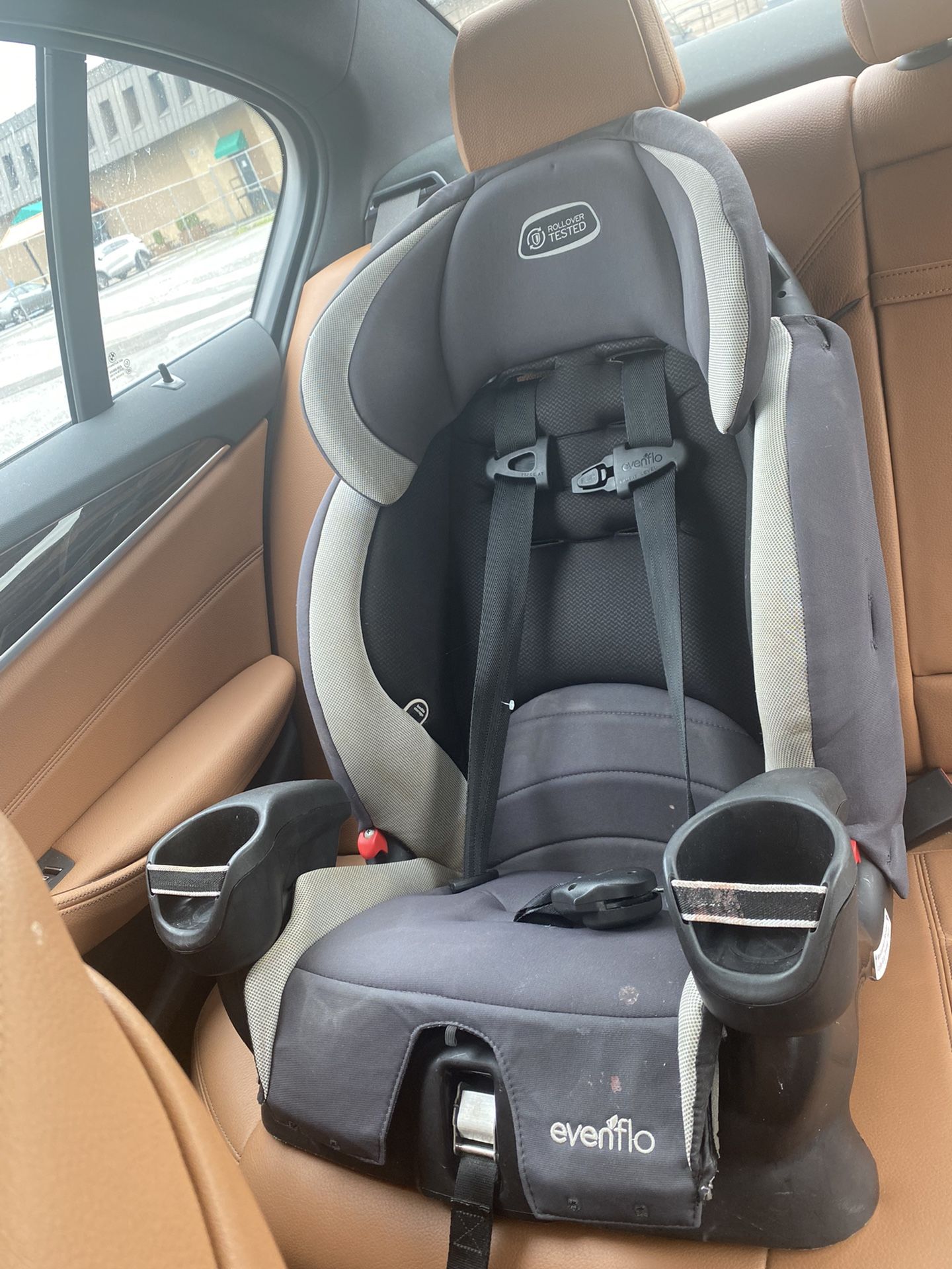 stroller for plane travel Zoe Traveler in Sand Size 18.5" x 21.5" x 9.5"