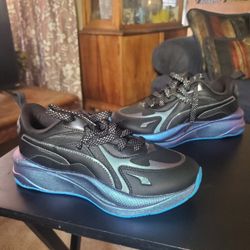 Puma RS-Curve Lightsense Women's Sneakers
Shoes Size 7 Brand New