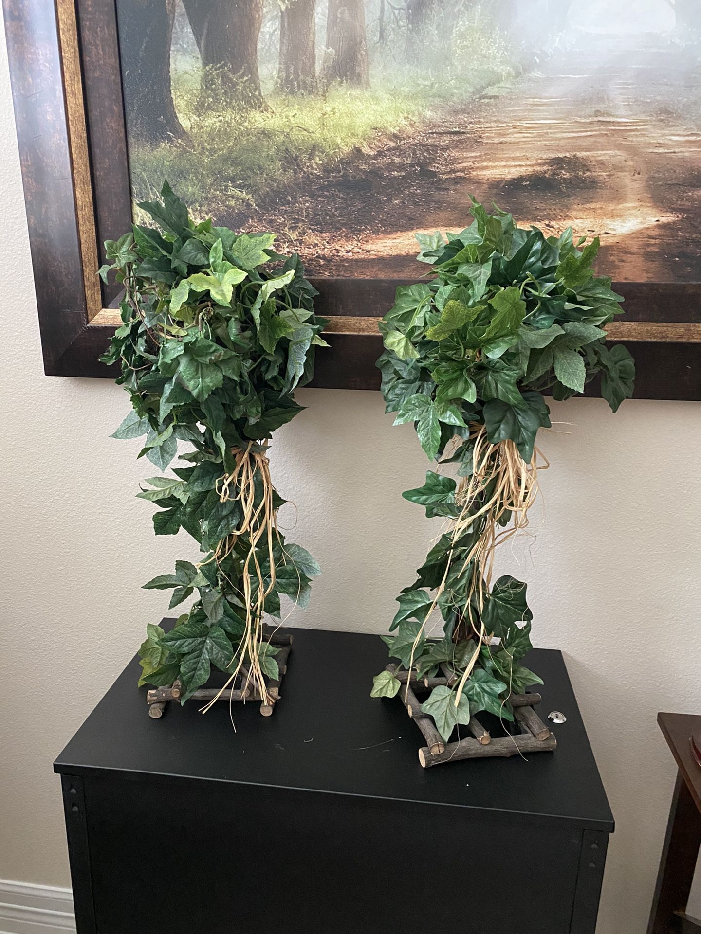 2 Topiary Artificial Plants