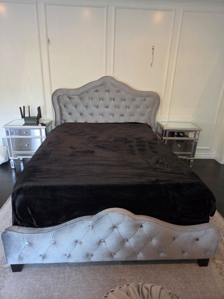 Tufted Velvet Queen Bedframe Grey