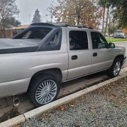 2006 CHEVY AVALANCHE 5.3L