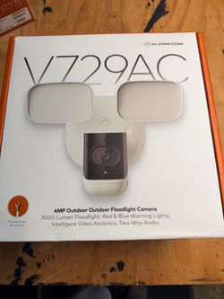 Outdoor flood light camera https://offerup.com/redirect/?o=QWxhcm0uY29t