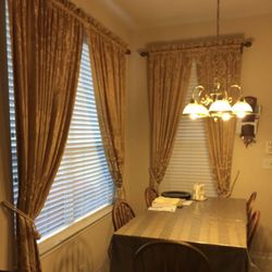 Breakfast table with five chairs