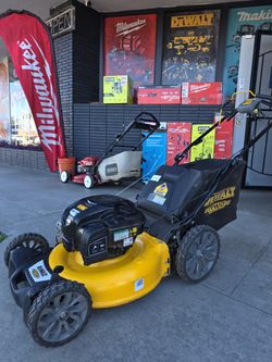 DEWALT GAS 21-IN SELF PROPELLED LANW MOWER 
