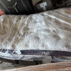 Rise Adjustable Massage Bed With New Mattress 