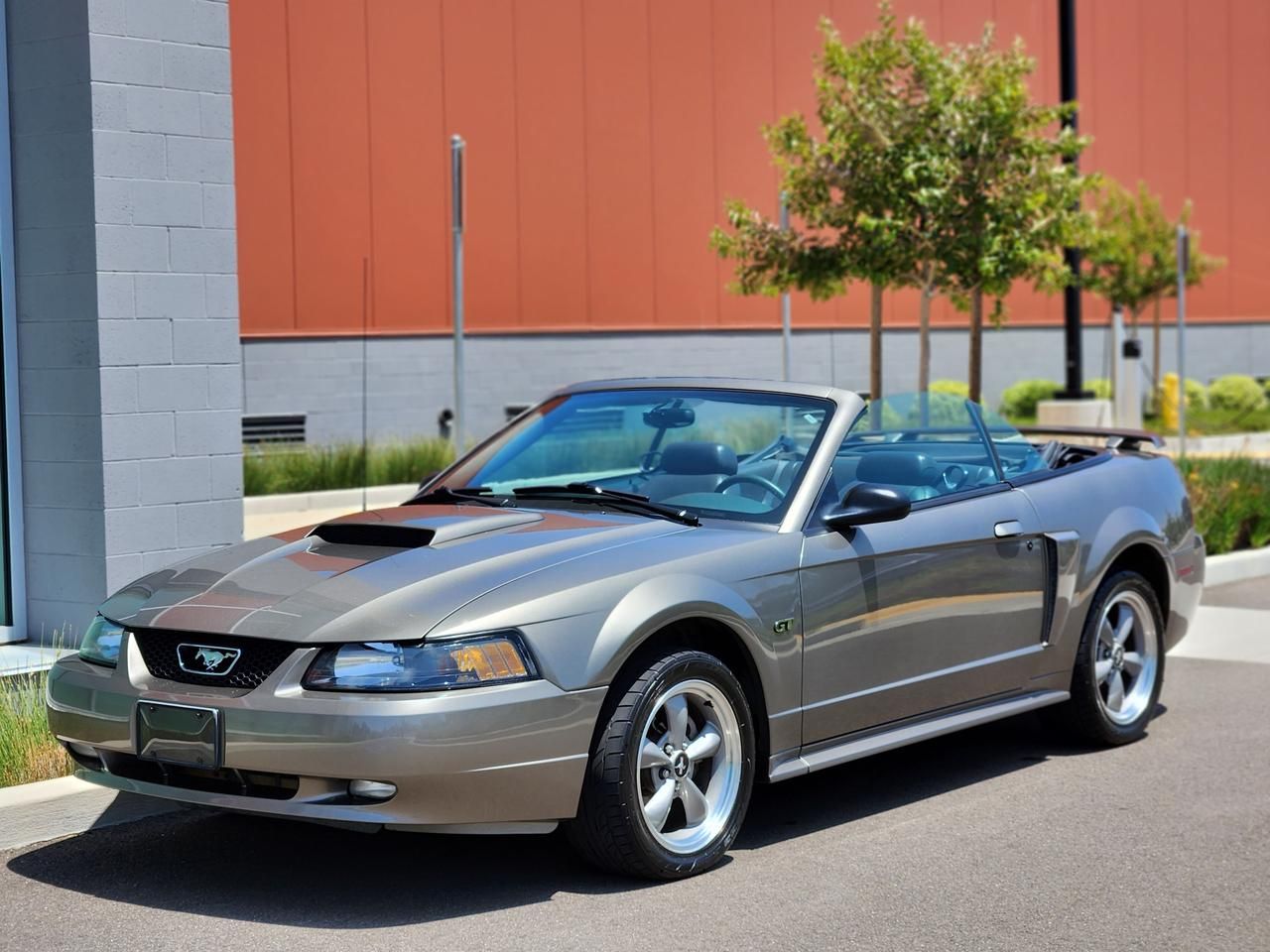 2002 Ford Mustang