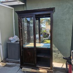 Display curio cabinet