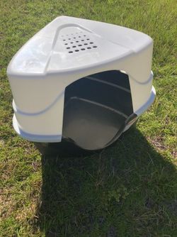 Cat litter box