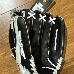 Rawlings Shut Out Softball Glove