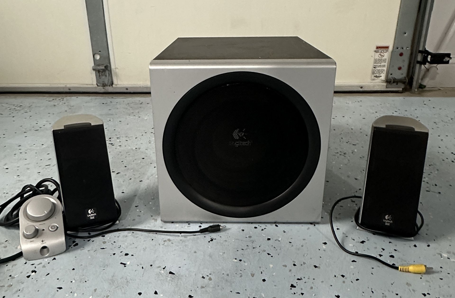 logitech speakers *4 Pieces Altogether*