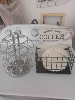 Coffee pod dispenser and coffee display