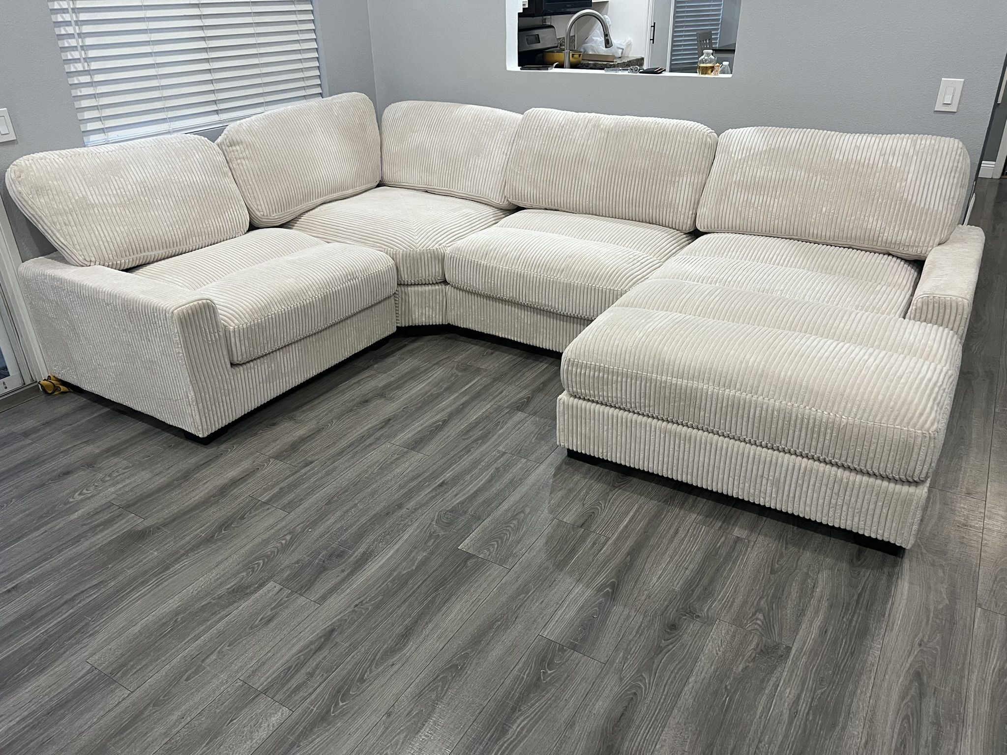 New 90x127x66 Large Corduroy Sectional Couch / Free Delivery 