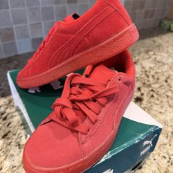 Puma Suede Classic JR sneakers in youth size 3.5