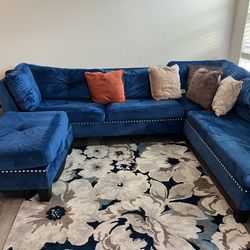 Sectional sofa/couch Blue velvet $300