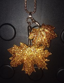 Beautiful! Crystal Leaves Charm w/Free Chain $18. OBO 🍁🌳🍁2 FOR $30 - Mix & Match Most Jewelry