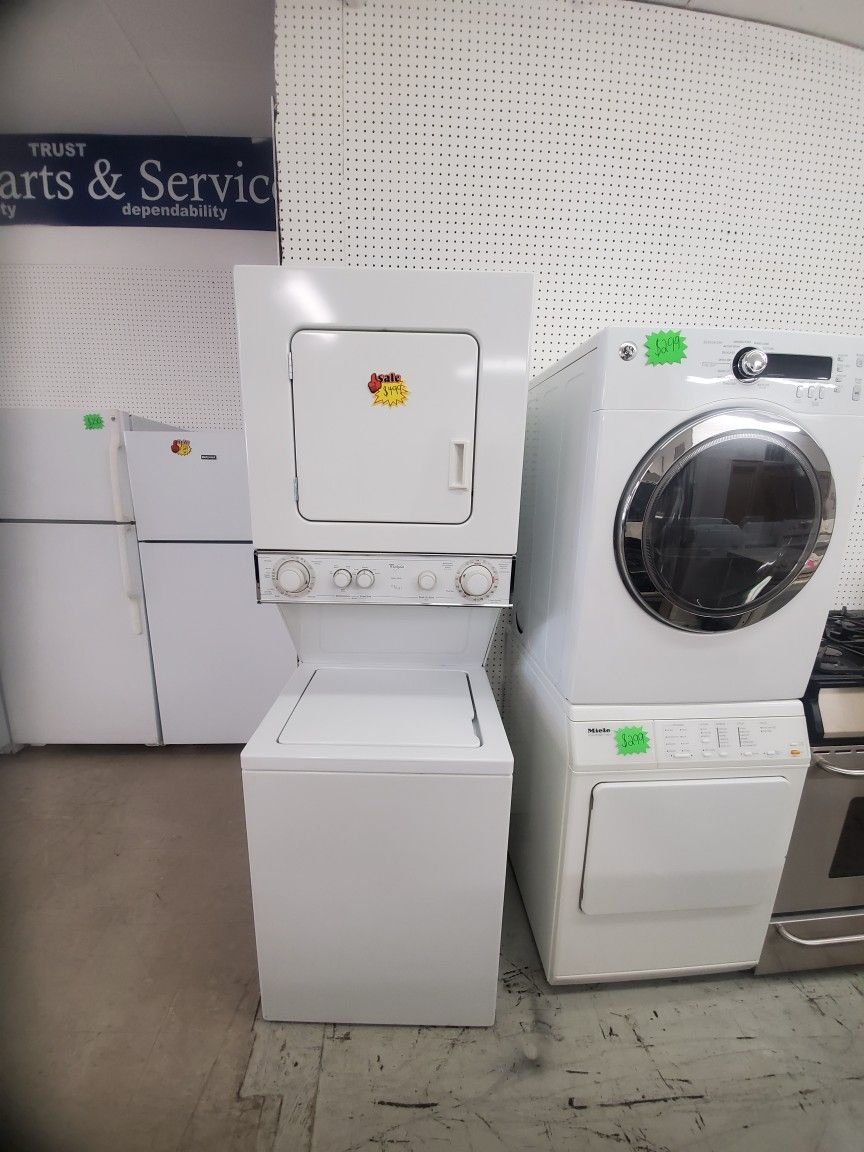 24" Laundry Center Top Load Washer And Electric Dryer In Excellent Condition With Warranty 